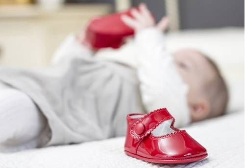 Какую первую обувь лучше покупать ребенку?