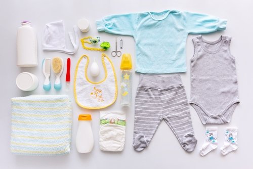 Особенности одевания новорожденных