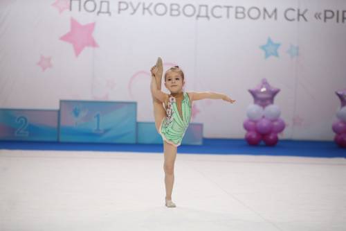 С какого возраста можно отдать ребенка в художественную гимнастику?